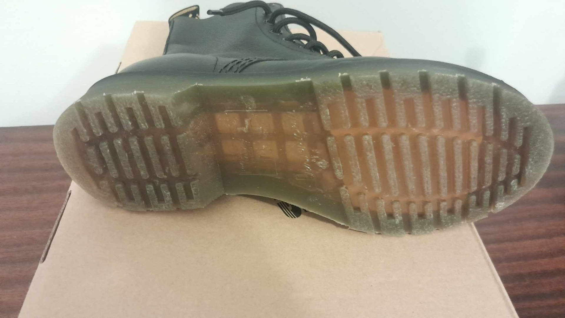 sc:/d/r/drmartens_3_.jpeg