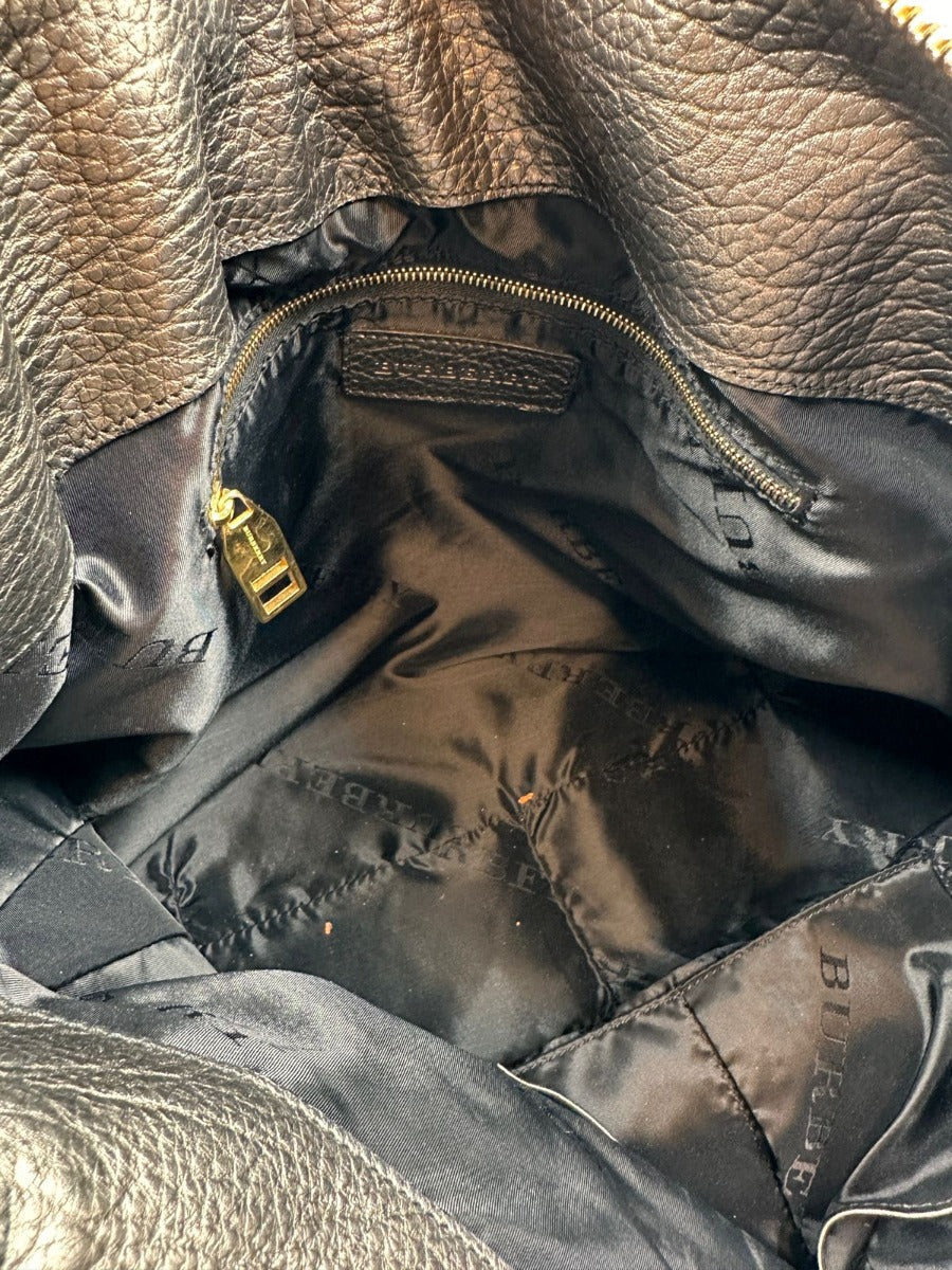 BURBERRY ΔΕΡΜΑΤΙΝΗ ΤΣΑΝΤΑ HOBO ΣΕ ΜΕΤΑΛΛΙΚΗ ΑΠΟΧΡΩΣΗ