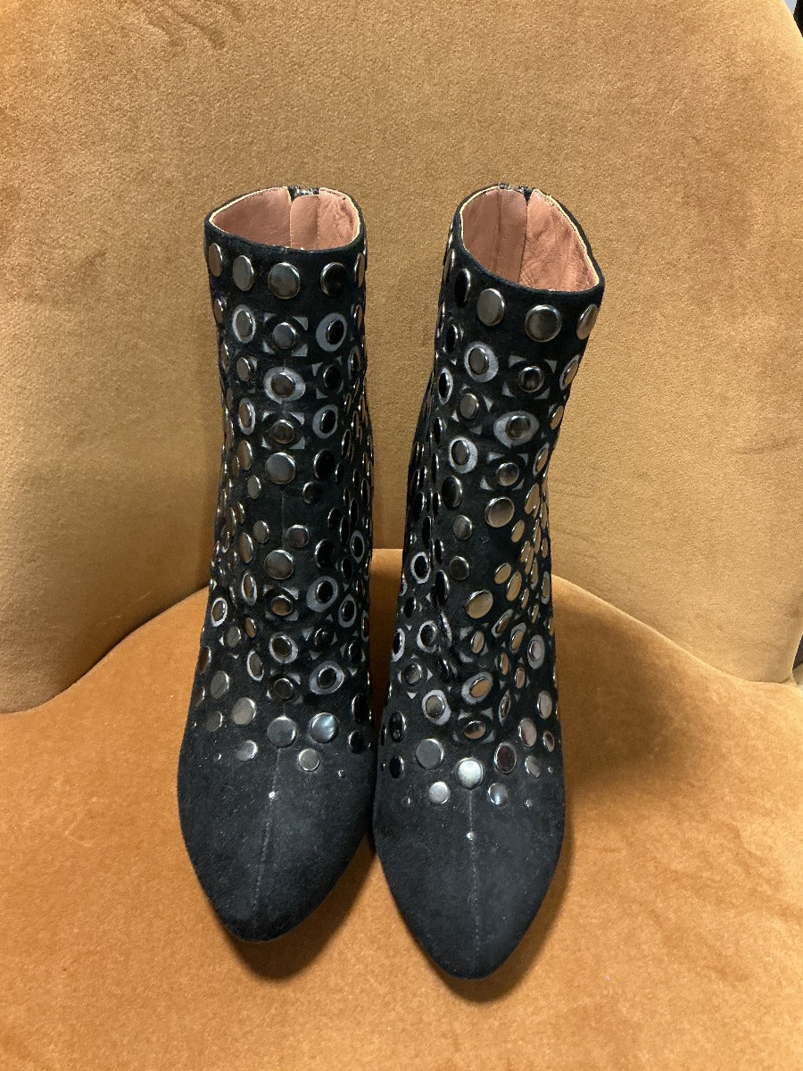 ALAIA SUEDE BOOTS SUEDE ANKLE BOOTS