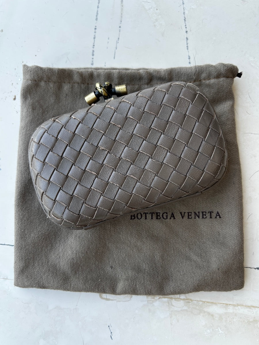 BOTTEGA VENETA POCHETTE KNOT CLUTCH