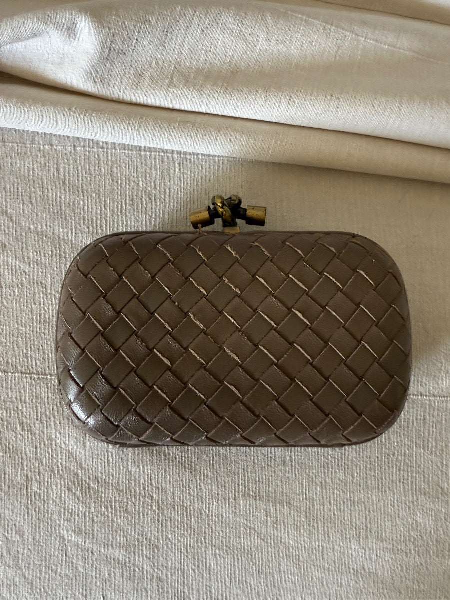BOTTEGA VENETA POCHETTE KNOT CLUTCH